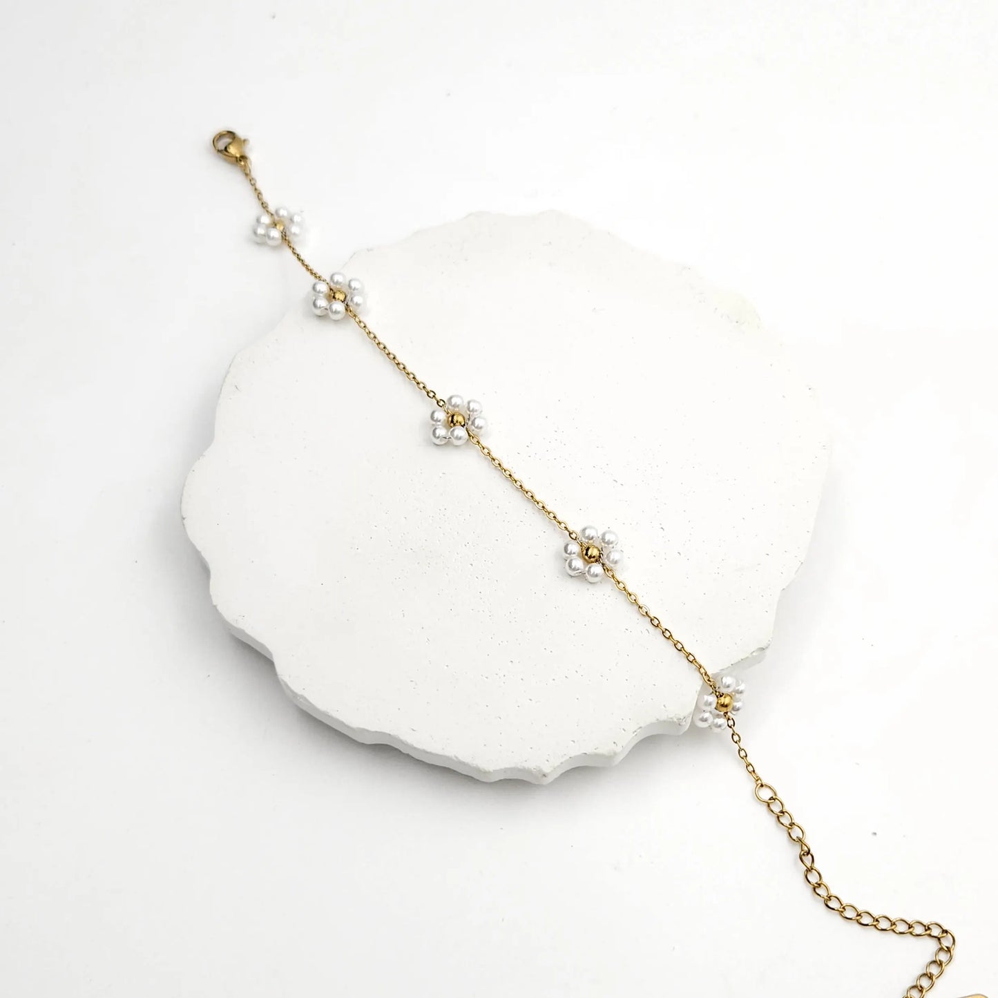 White floral chain bracelet