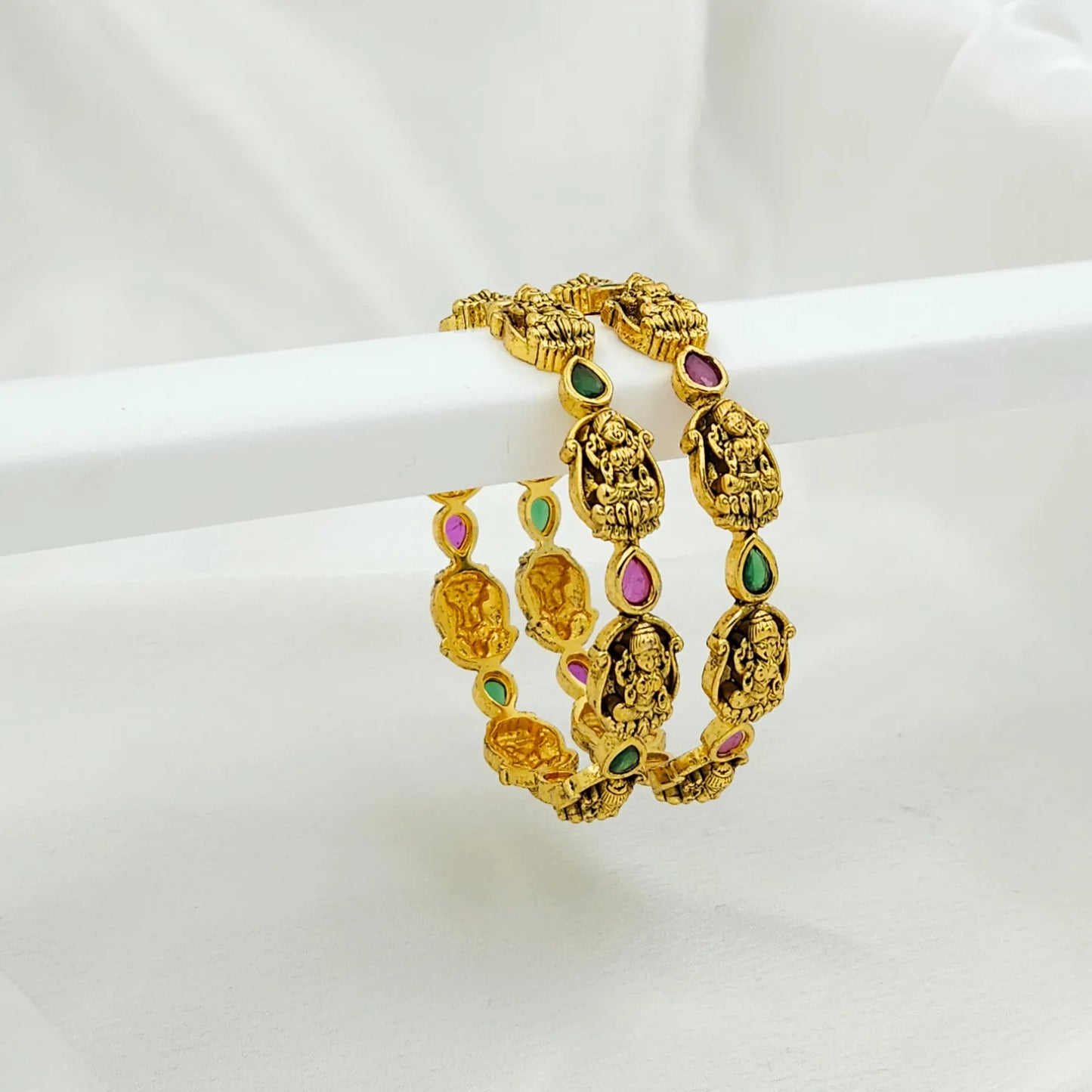 Lakshmi red and green curvy edge bangles - set of 2