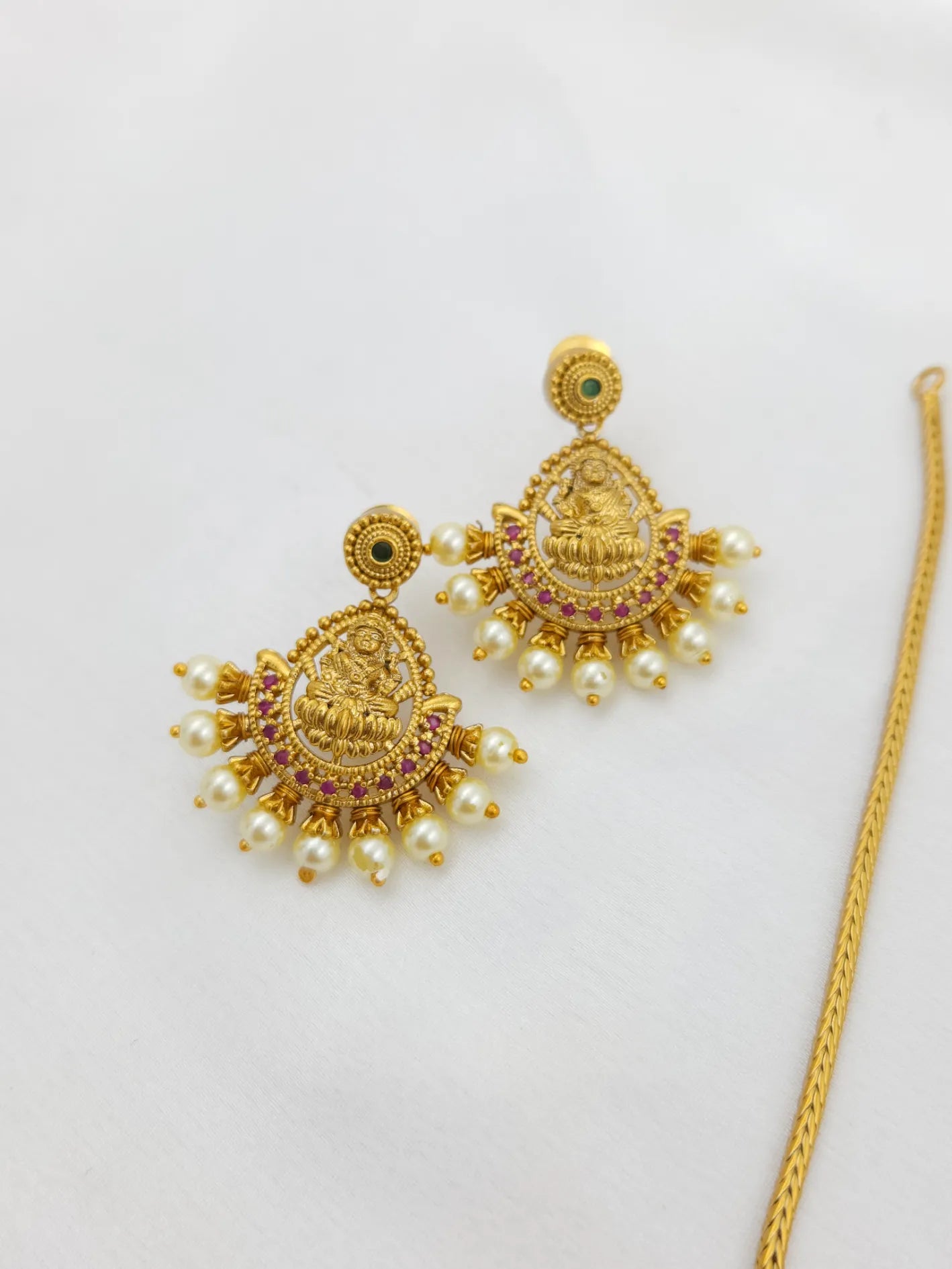 Attigai Style Lakshmi Pearl Traditional Choker Set