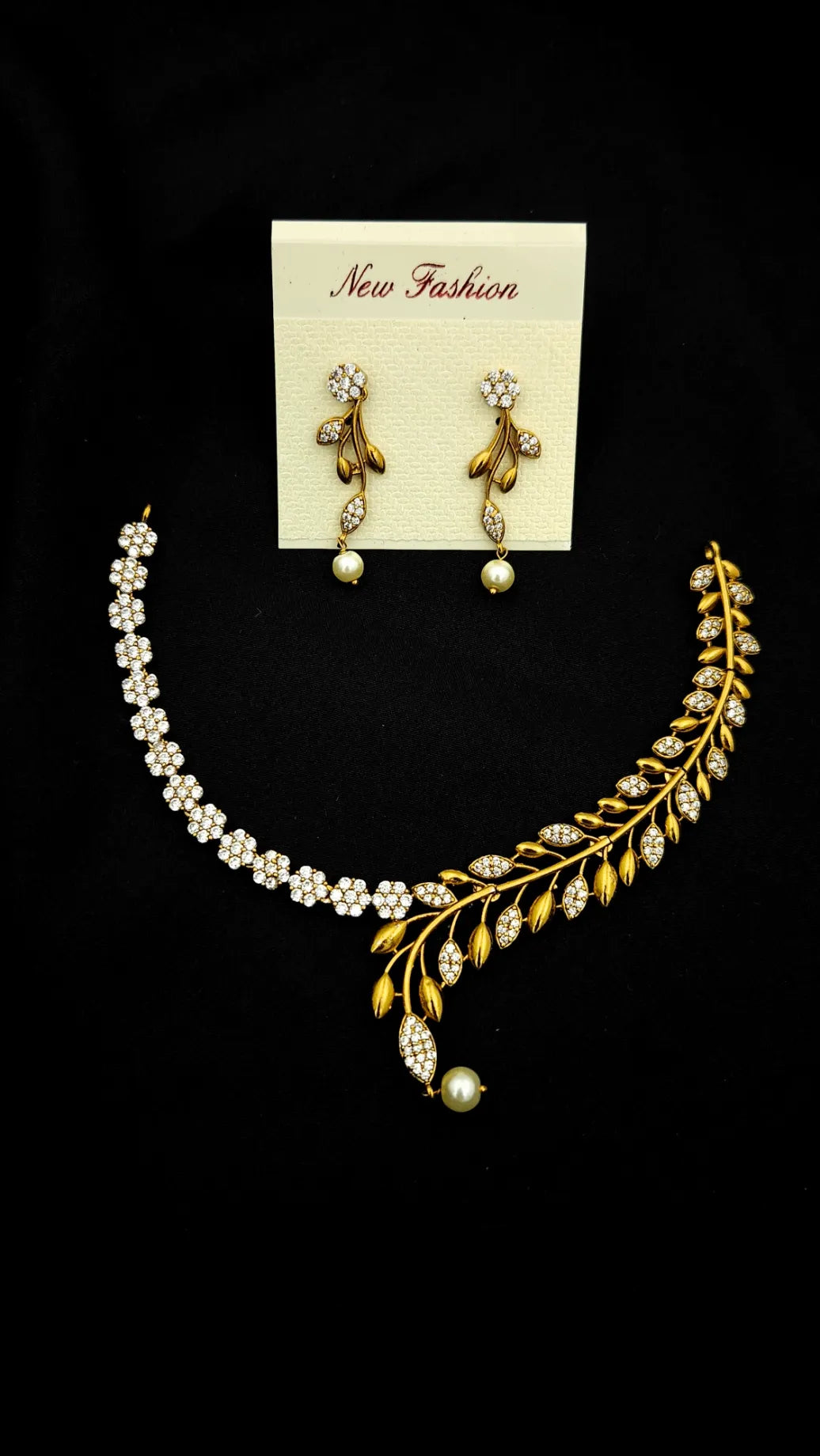 Designer Leaf Casting Diamond Pearl Necklace with Pearl Earrings