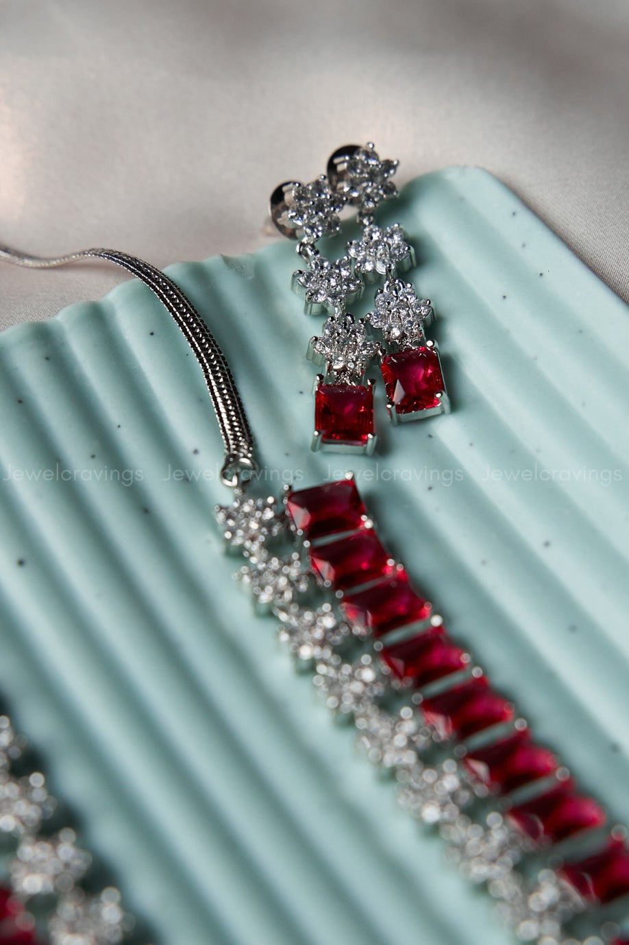 Red Garland Exclusive AD Necklace with Earrings