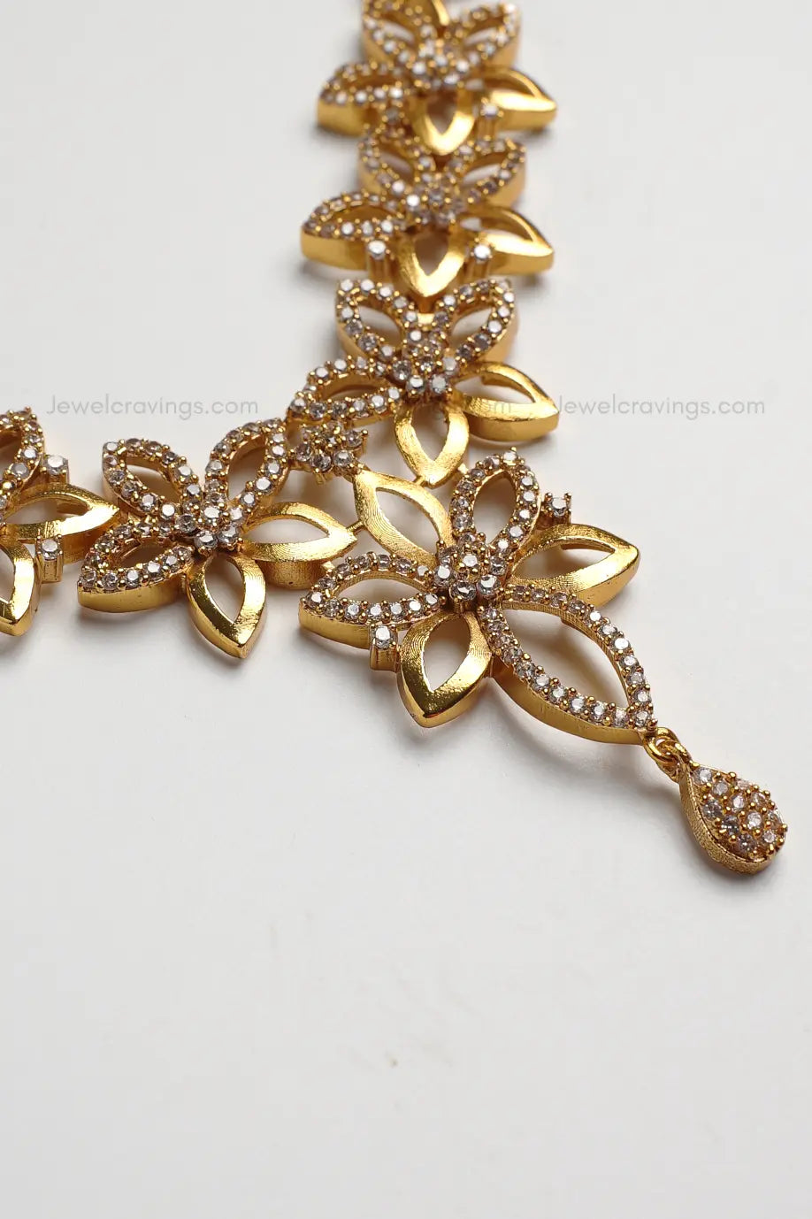 Floral Monday Necklace with Earrings