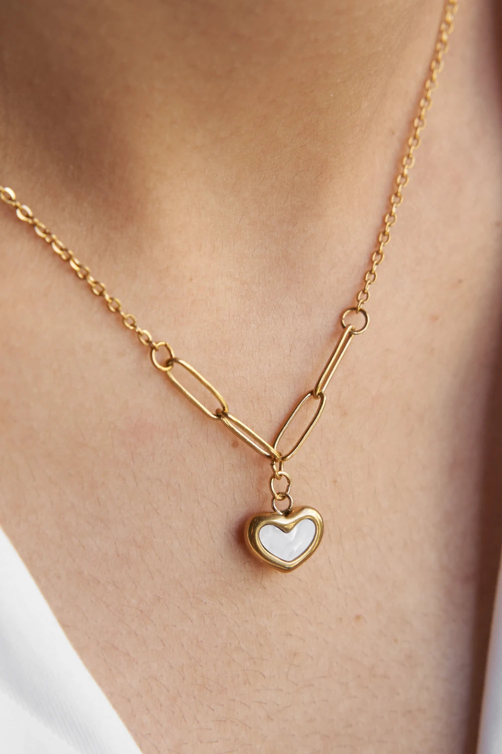 2 IN 1 MOTHER OF PEARL 18K GOLD PLATED - HEART PENDANT NECKLACE