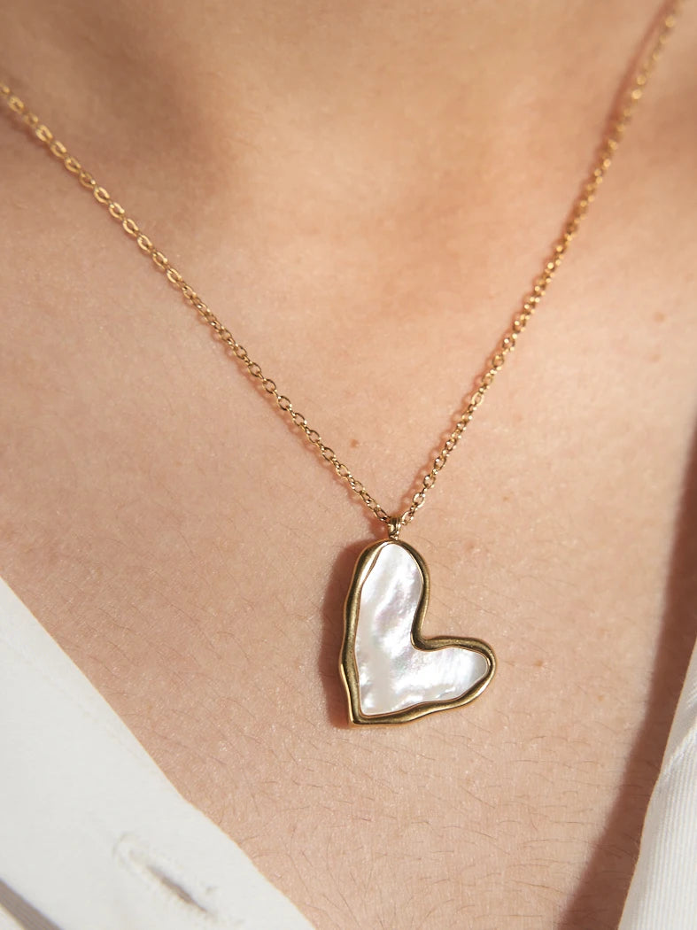 MOTHER OF PEARL ANTI TARNISH - HEART NECKLACE