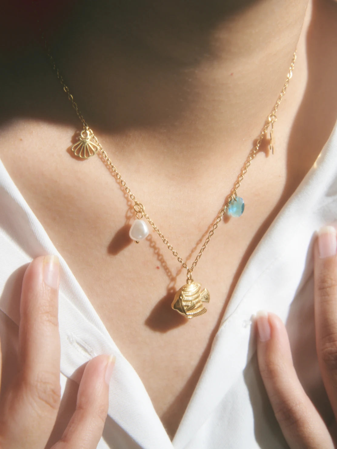 18K GOLD PLATED BEACH VIBES CHARMS FISH PEARL CHAIN NECKLACE