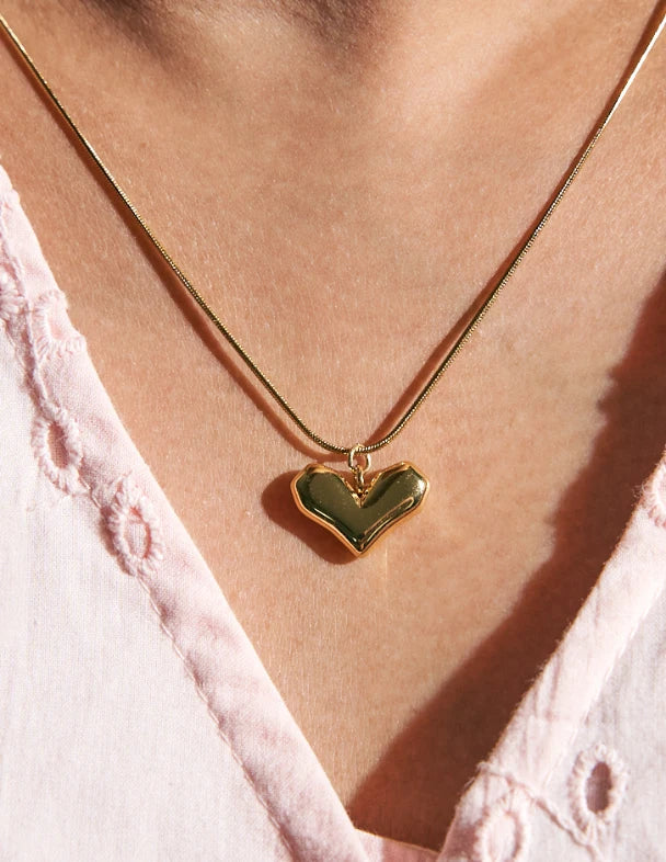 ANTI TARNISH - GOLD HEART PENDANT AND EARRING SET