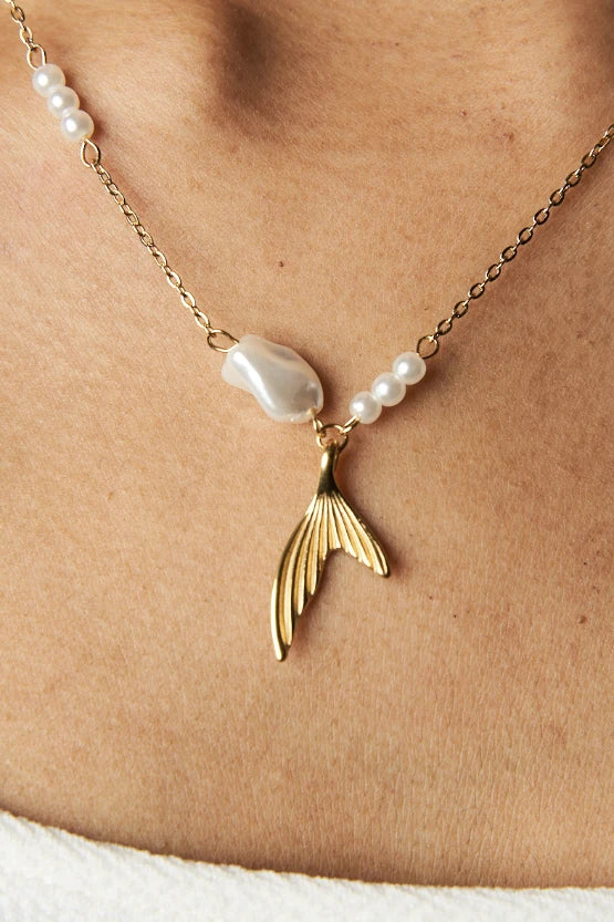 BABY SHARK FIN NECKLACE - ANTI TARNISH AND WATERPROOF