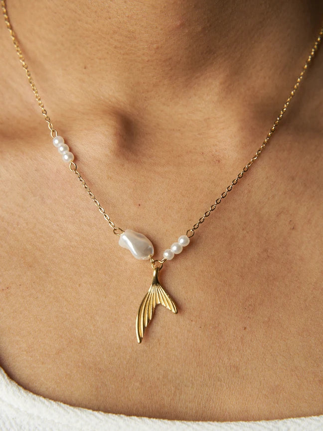 BABY SHARK FIN NECKLACE - ANTI TARNISH AND WATERPROOF