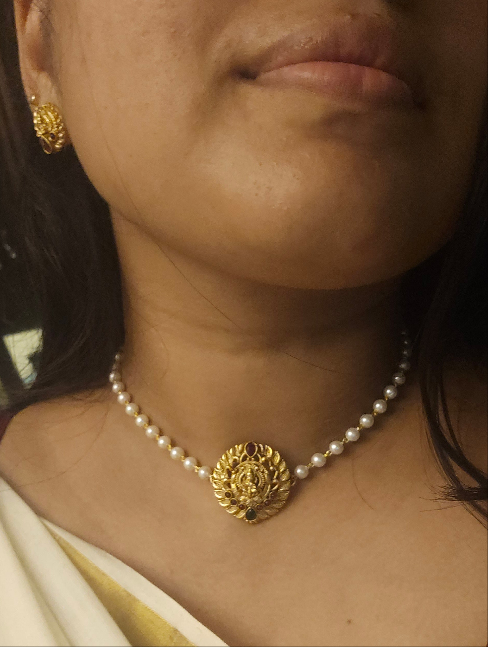 Single line pearl choker
