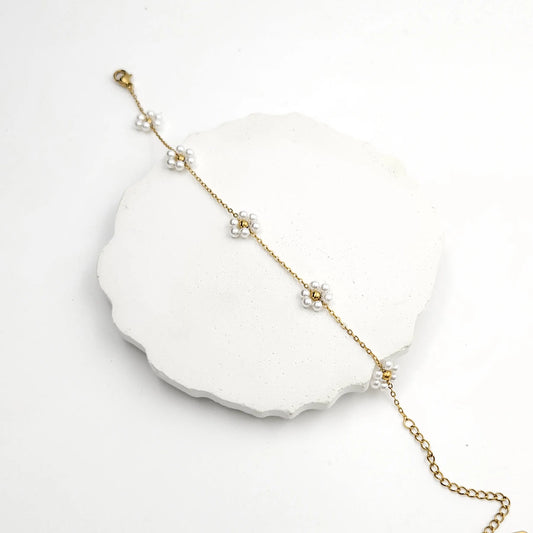 White floral chain bracelet