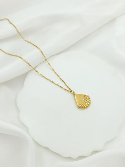 Anti Tarnish Studded Shell Pinteresty Necklace - Office Wear