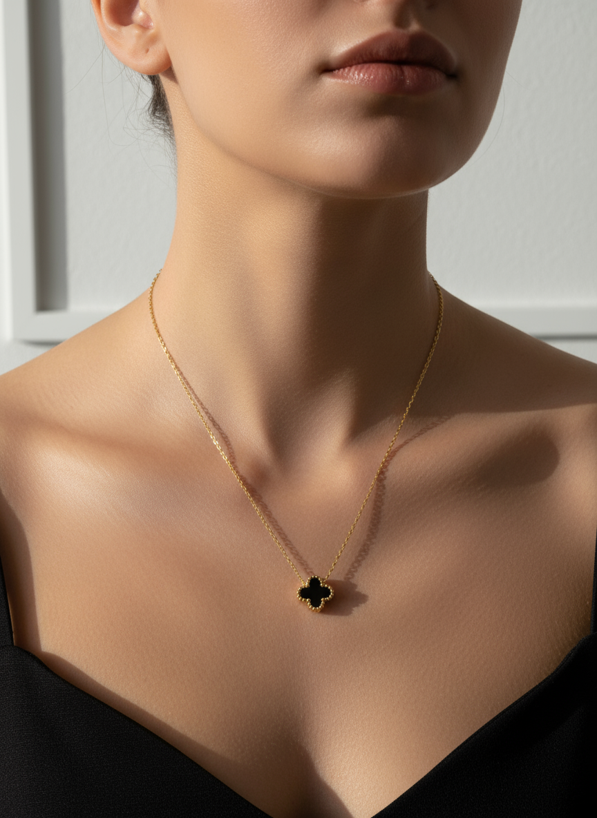 Women Clover Black Lovers Necklace - 18K Gold