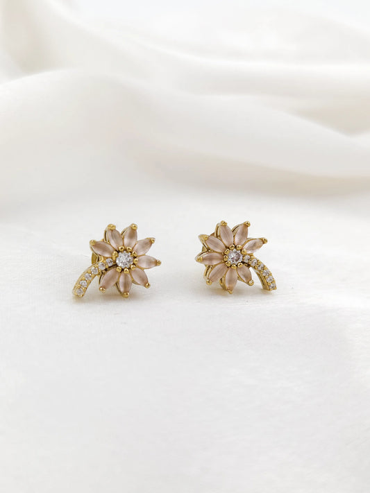 Mini Flower Babypink Stone Earrings