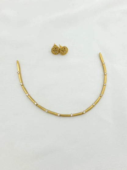 Stylish Thin Gold Diamond Studded Necklace with Studs
