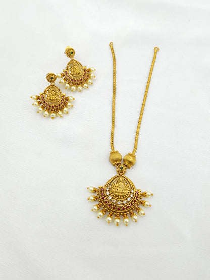 Attigai Style Lakshmi Pearl Traditional Choker Set