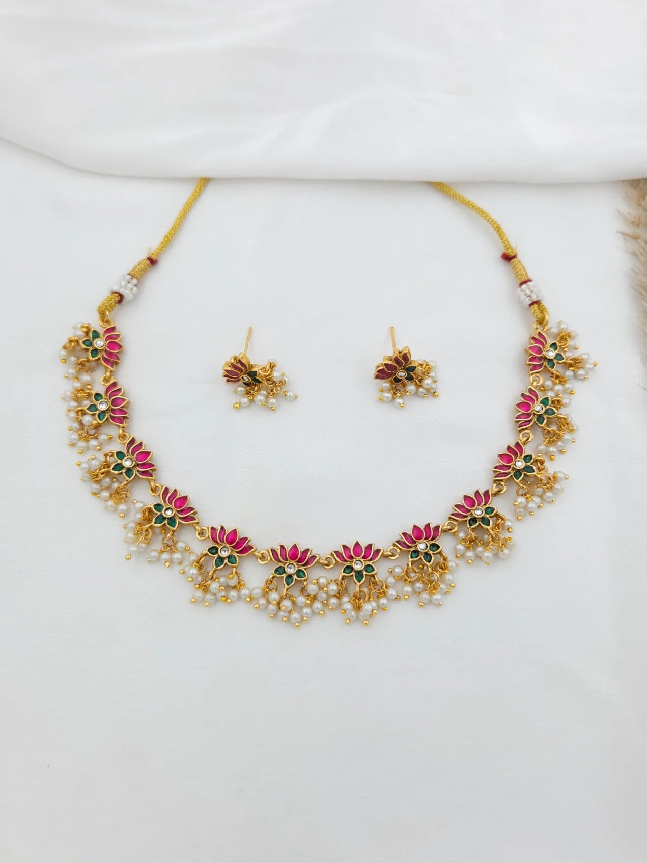 Pearly Dancing Lotus Necklace with Earrings