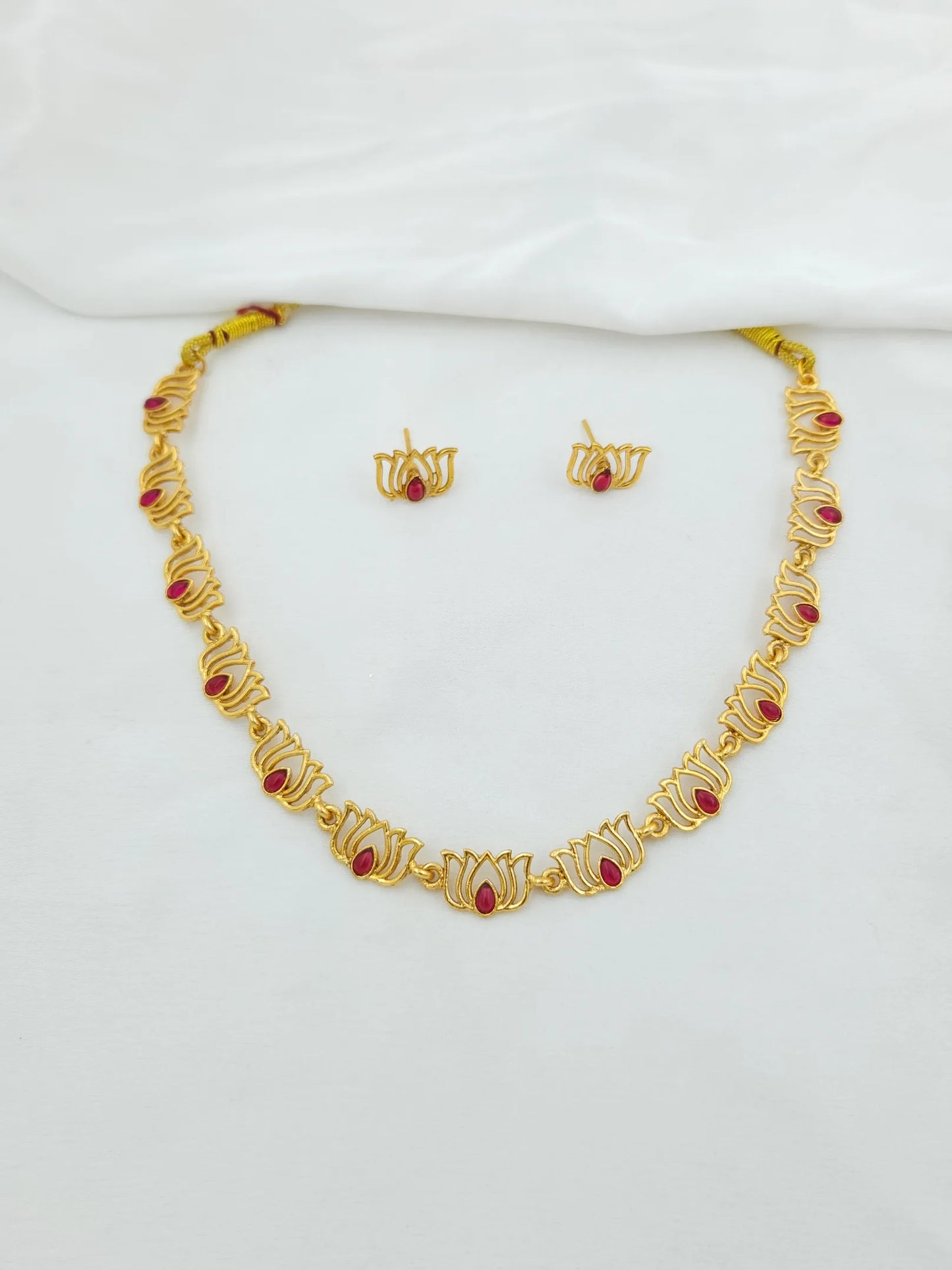 Gold Lotus Short Necklace with Studs