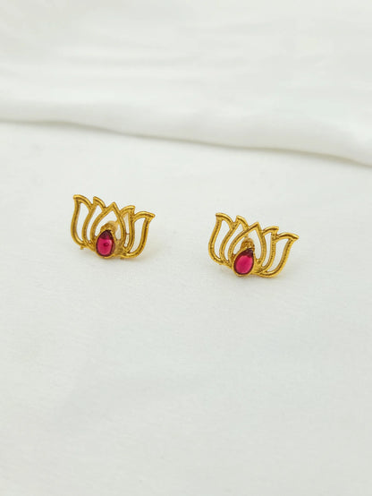 Gold Lotus Short Necklace with Studs