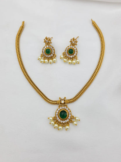 Thin Chain Traditional Necklace with Pearls and Earings - Emerald Green