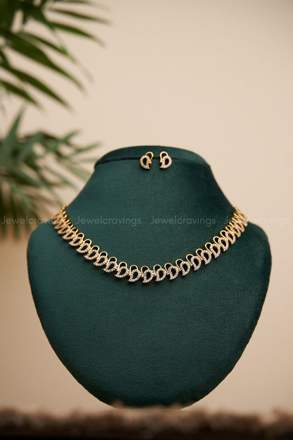 Mangoe Special Necklace with Earrings