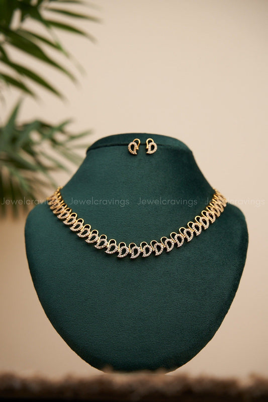 Mangoe Special Necklace with Earrings