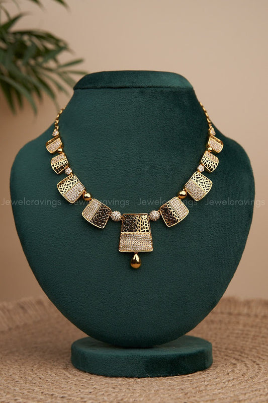 Golden Glimpse Necklace with Earrings