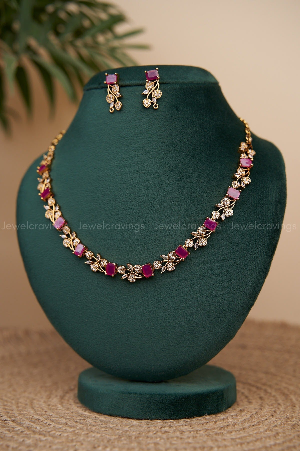 Multicut AD Floral Stone Necklace with Earrings