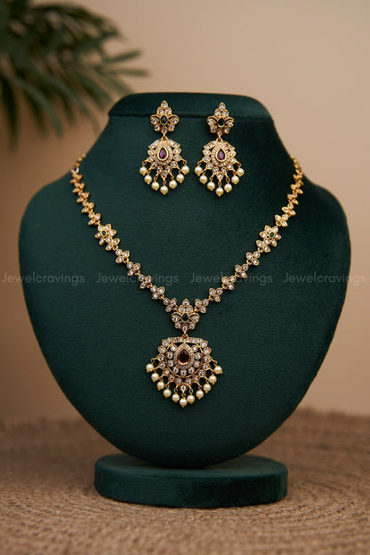 Mridani Necklace with Earrings