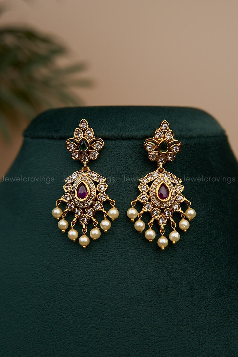 Mridani Necklace with Earrings