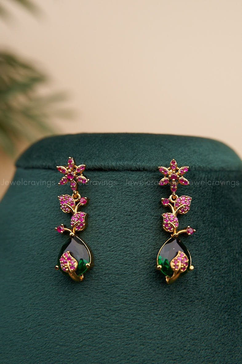 Leaf Stone Pendant Necklace with Earrings