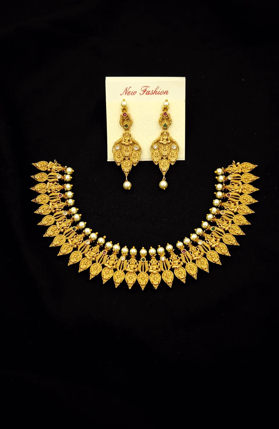 Pearl Mahalakshmi Broad Gold Necklace with Studs