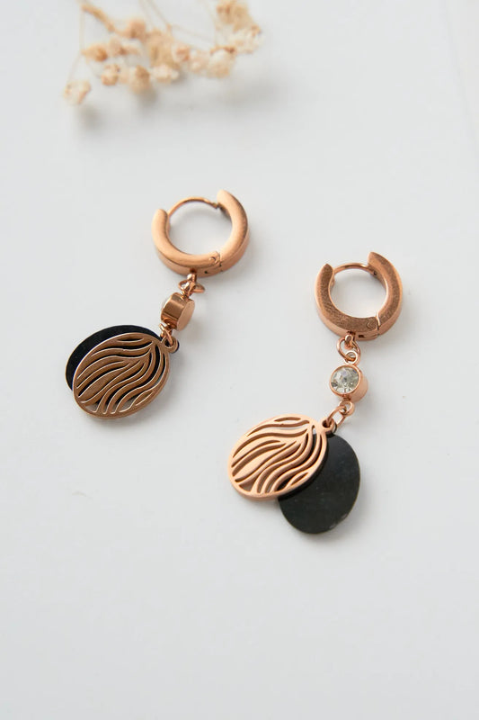 Rose gold pattern stone studded with black layer oval earrings