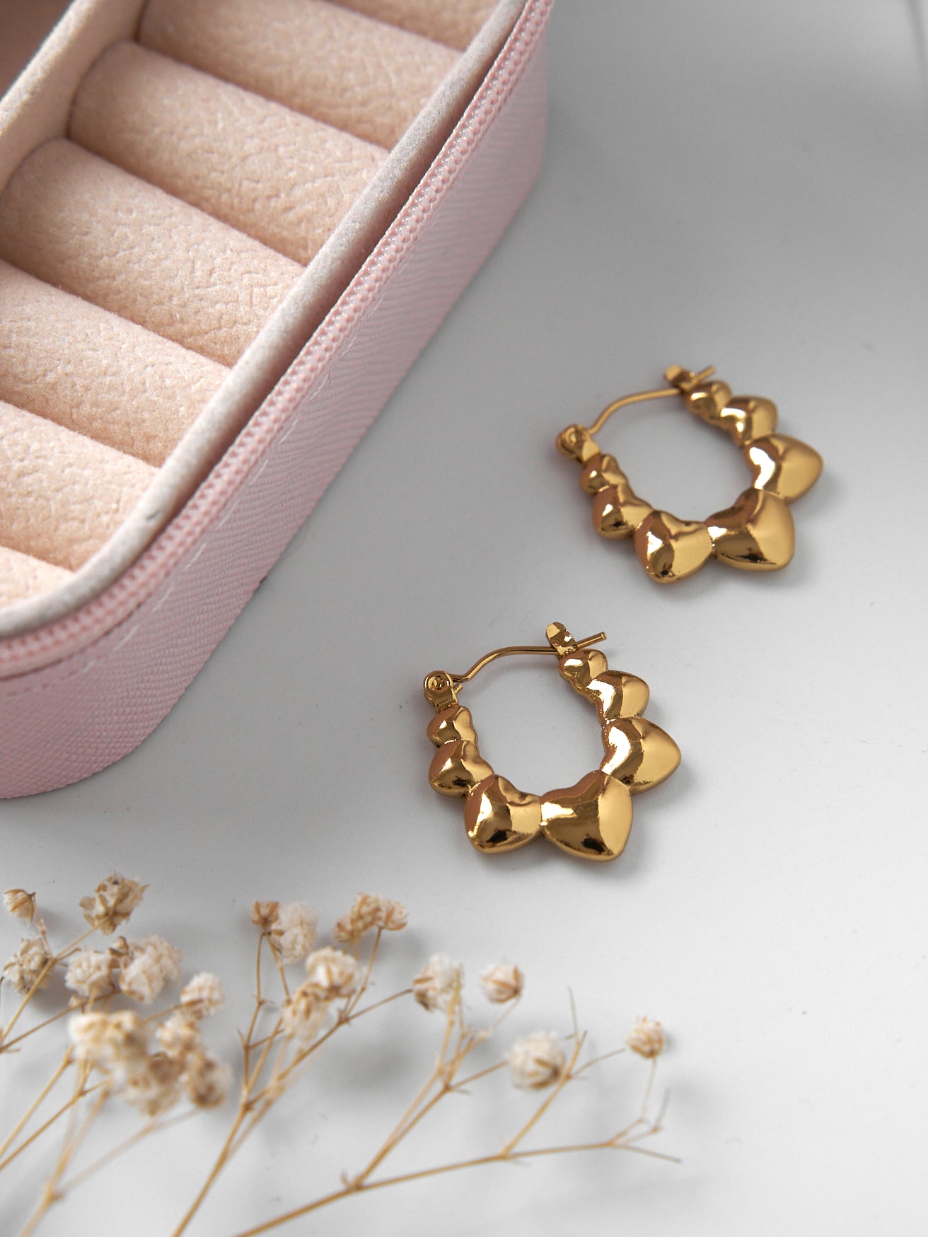Oval floral