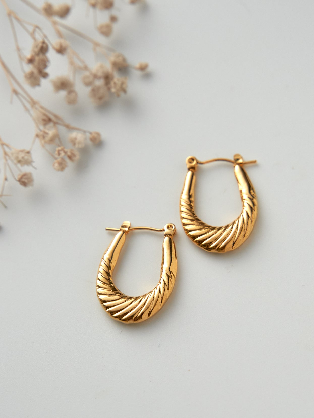 Oval stripe hoops