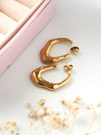 Melt studs